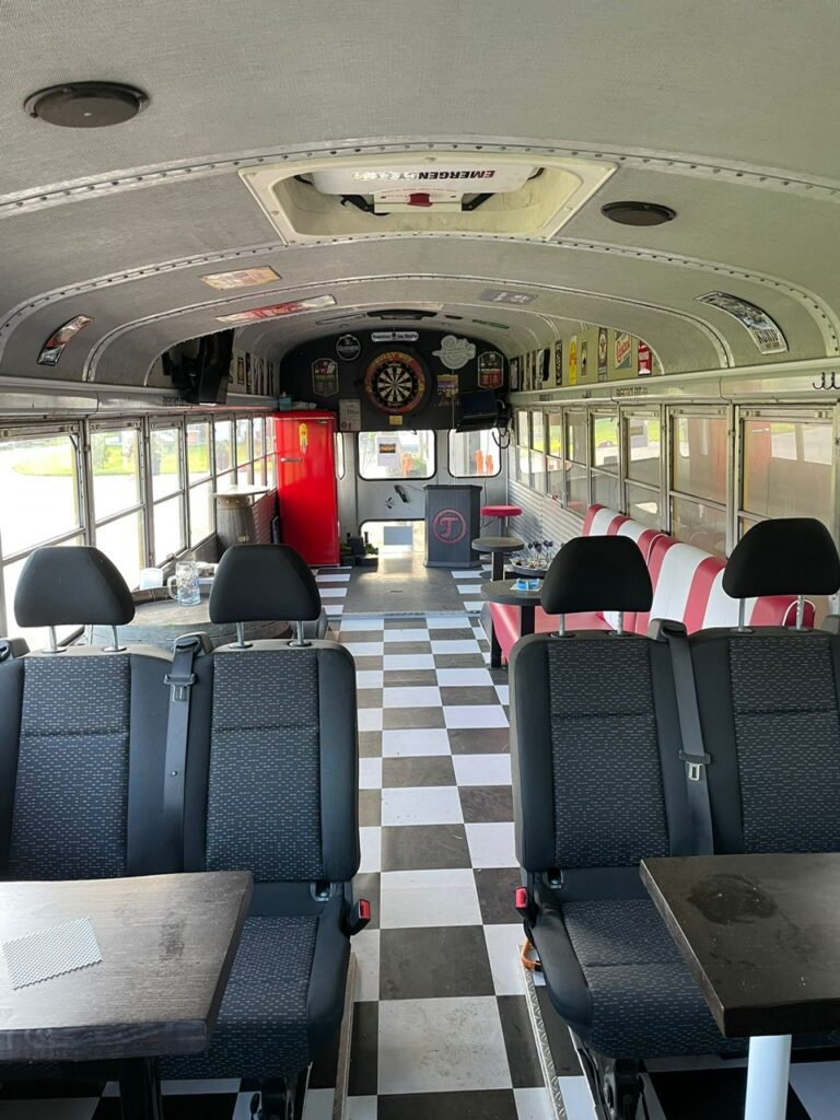 Dartbus Innenansicht